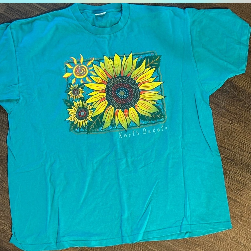 Teal Sunflower Graphic T-Shirt